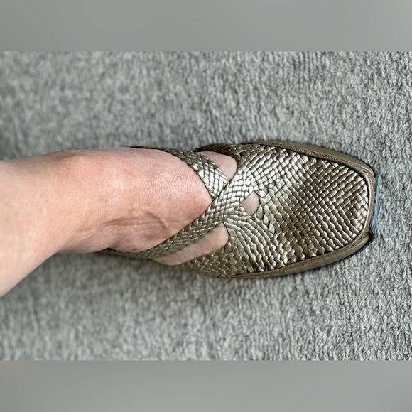 Stephane Kelian gold woven leather platform mules - Picture 7 of 9